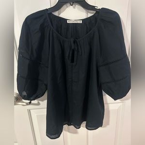 Abercrombie & Finch size medium peasant top